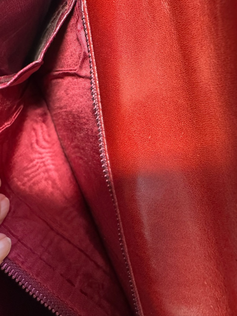 Nina Ricci Deep Red Envelope Crossbody/Clutch with Gold 'N' Accent - Vintage - Picture 14 of 14